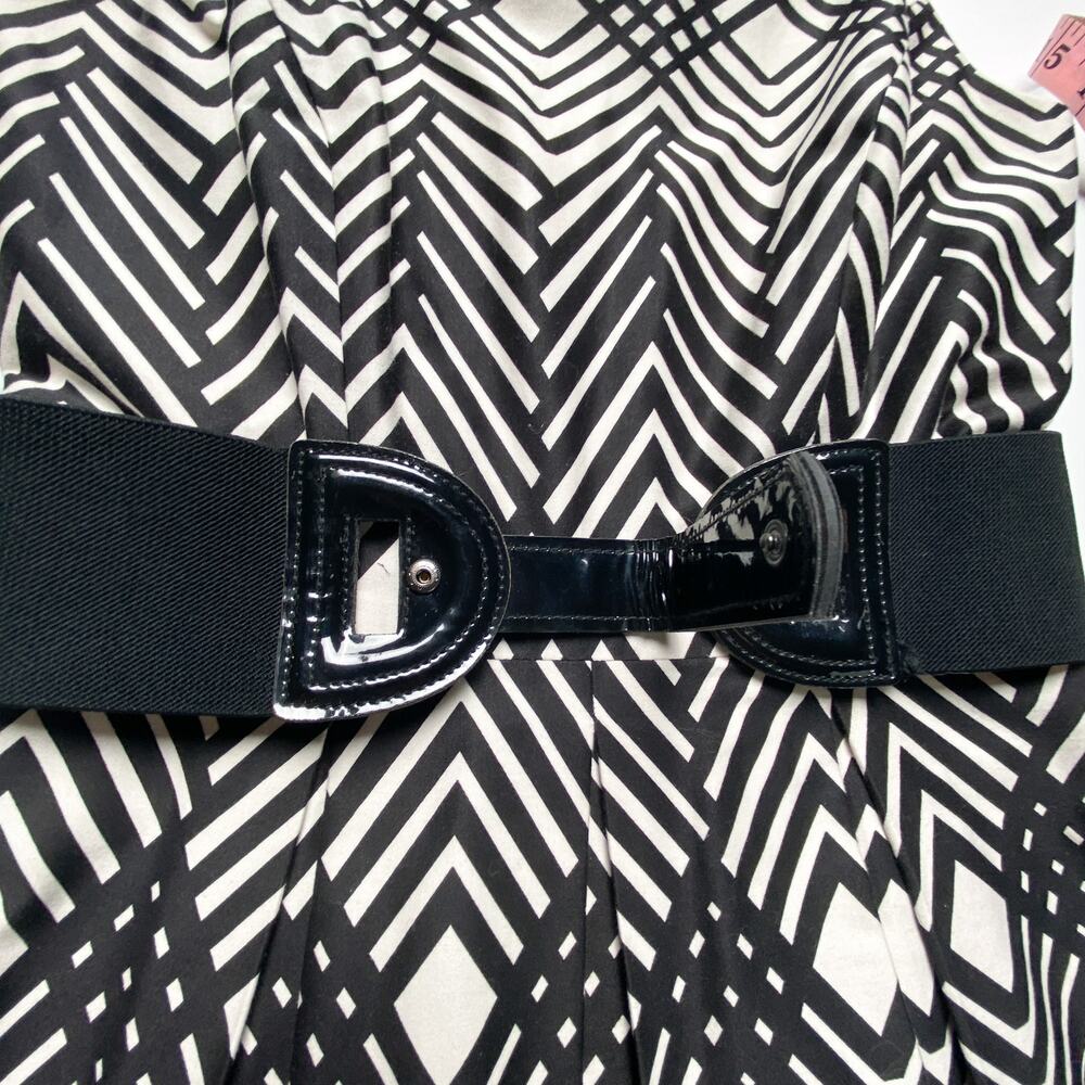Women WHBM Fit and Flare Dress Size 2 Black White Geometric - Picture 9 of 13